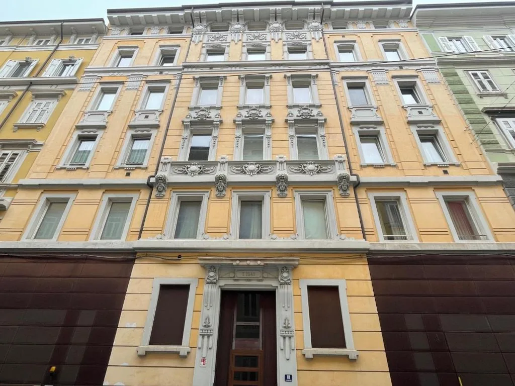 Piccola camera in appartamento condiviso con terrazza vista mare, shared flat — foto 6
