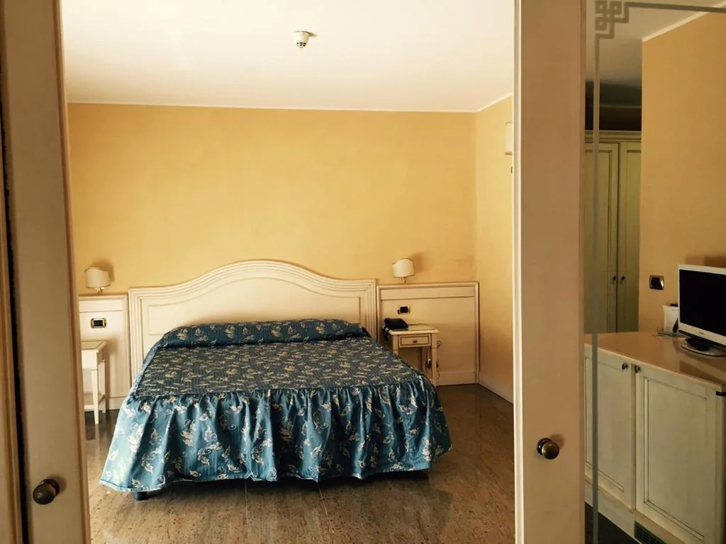 Suite with Balcony — Hotel Columbus