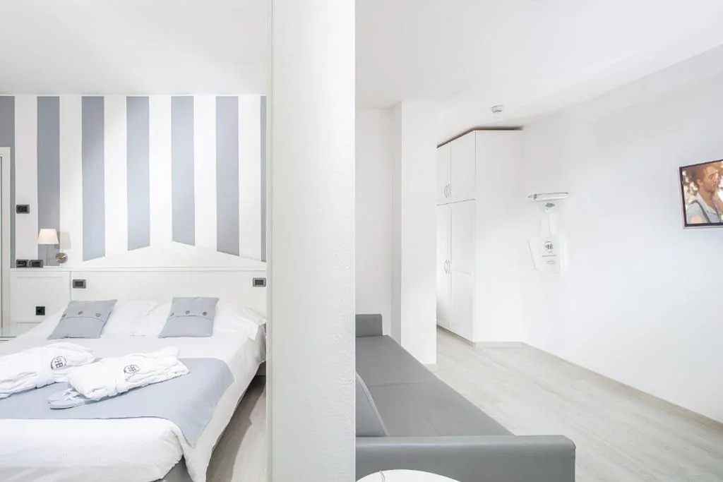 Suite with Sea View — Hotel Bellavista