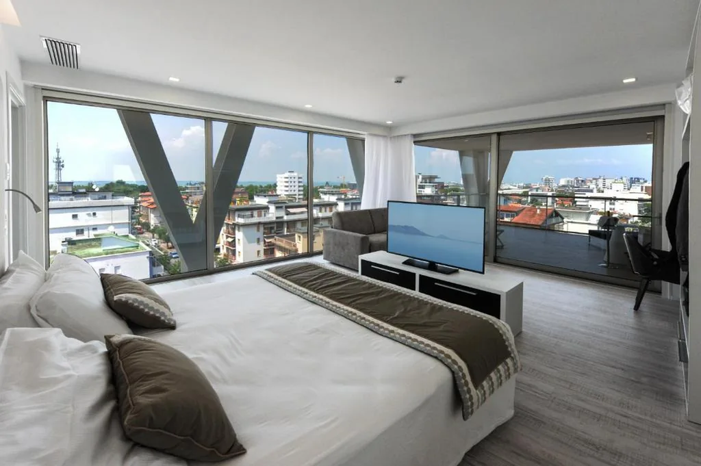 Suite Deluxe with Beach Access — Bellini Relais