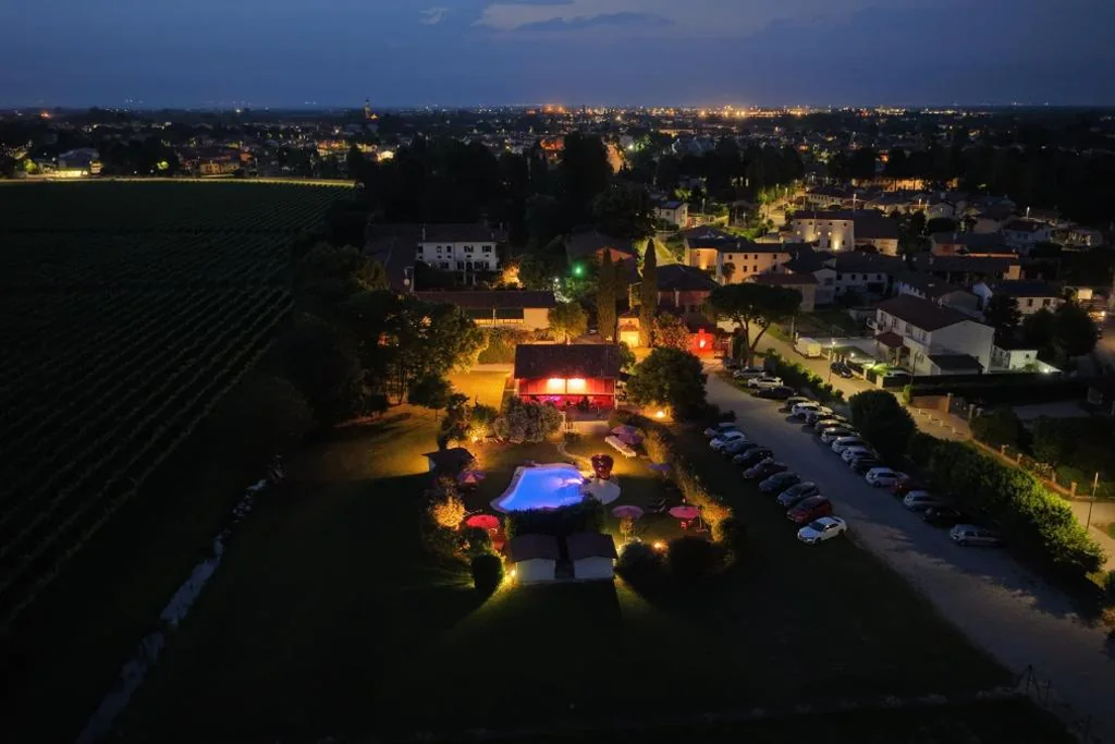 Suite Deluxe — La Vie en Rose Resort