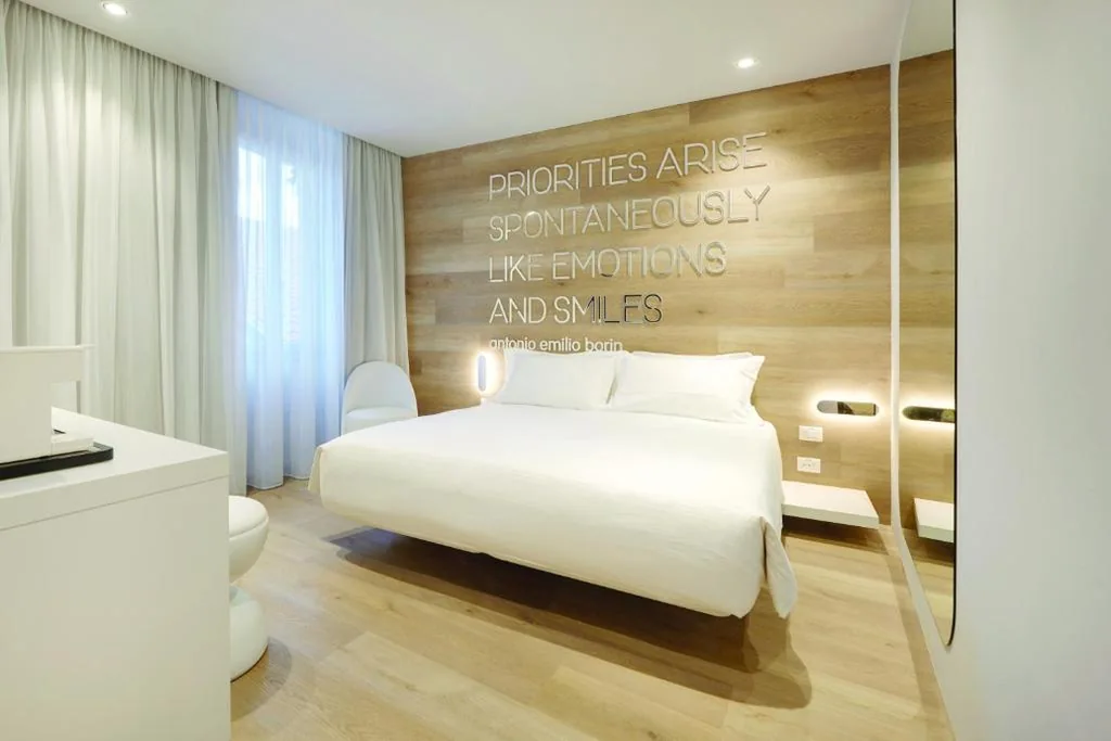 Suite Deluxe — YouMe Design Place Hotel