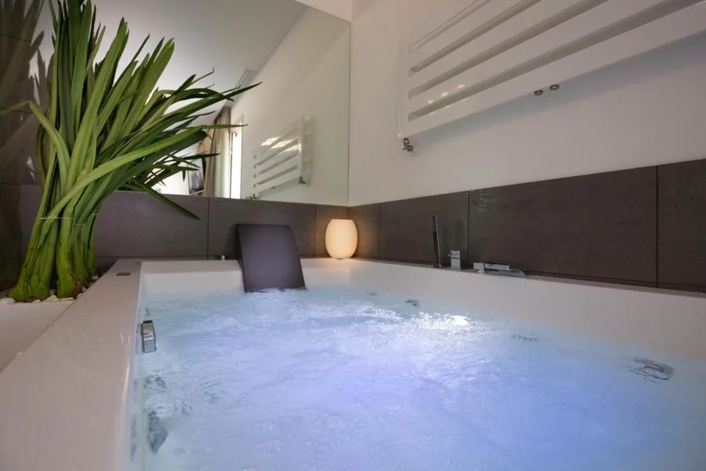 Royal Suite with Beach Access — Hotel Florida
