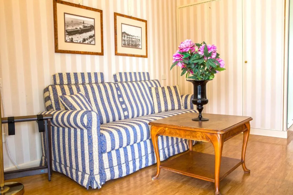 Superior Junior Suite Sea Side — Grand Hotel Astoria