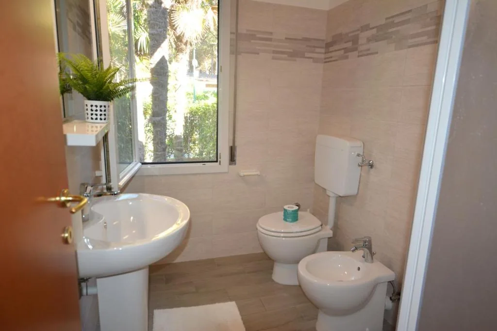 Villa a Lignano con 2 camere e giardino — foto 3