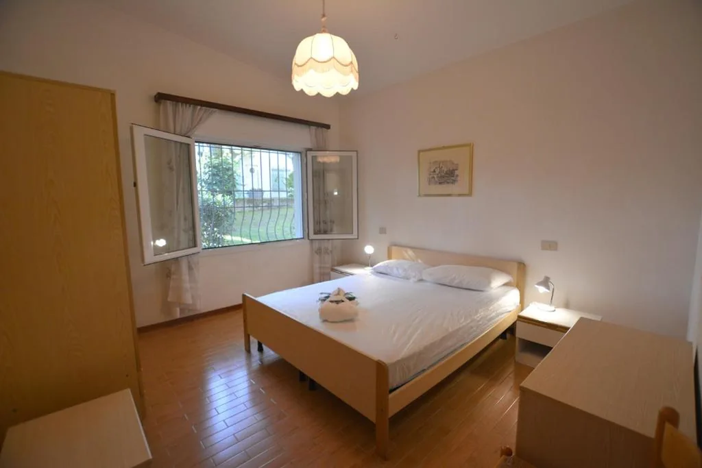 Villa a Lignano con 2 camere e giardino — foto 8