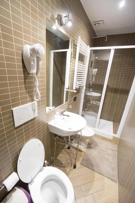 FUNNY ROOMS