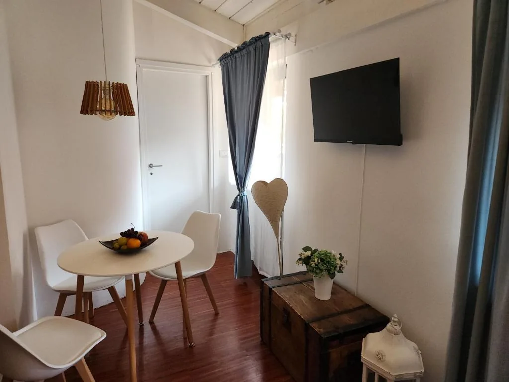Gaia Suites – A due passi dal centro – Parcheggio privato — foto 4