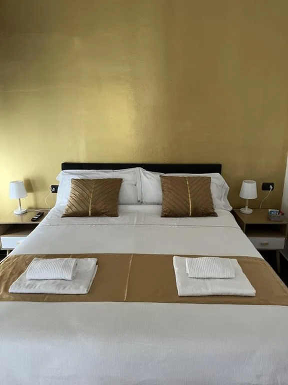 Genova Gold Rooms
