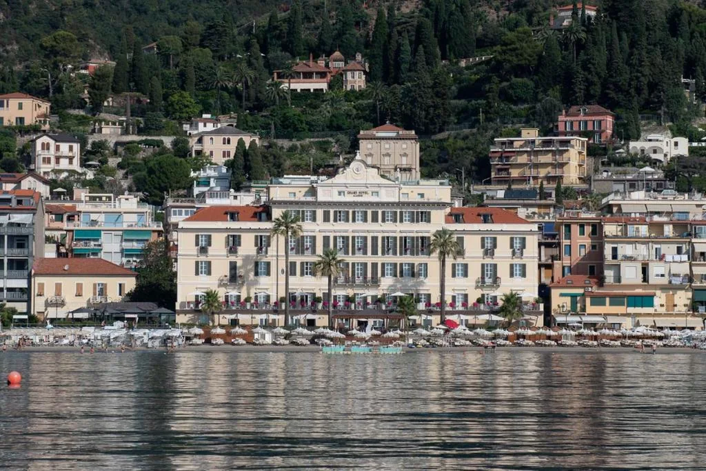 Grand Hotel Alassio Beach & Spa, cinque stelle fronte mare con spiaggia privata