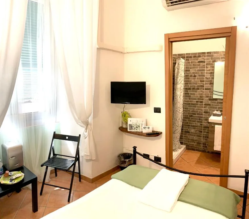 Guest House Virginia’s Rooms-Private free Parking and Top Carignano District — foto 5