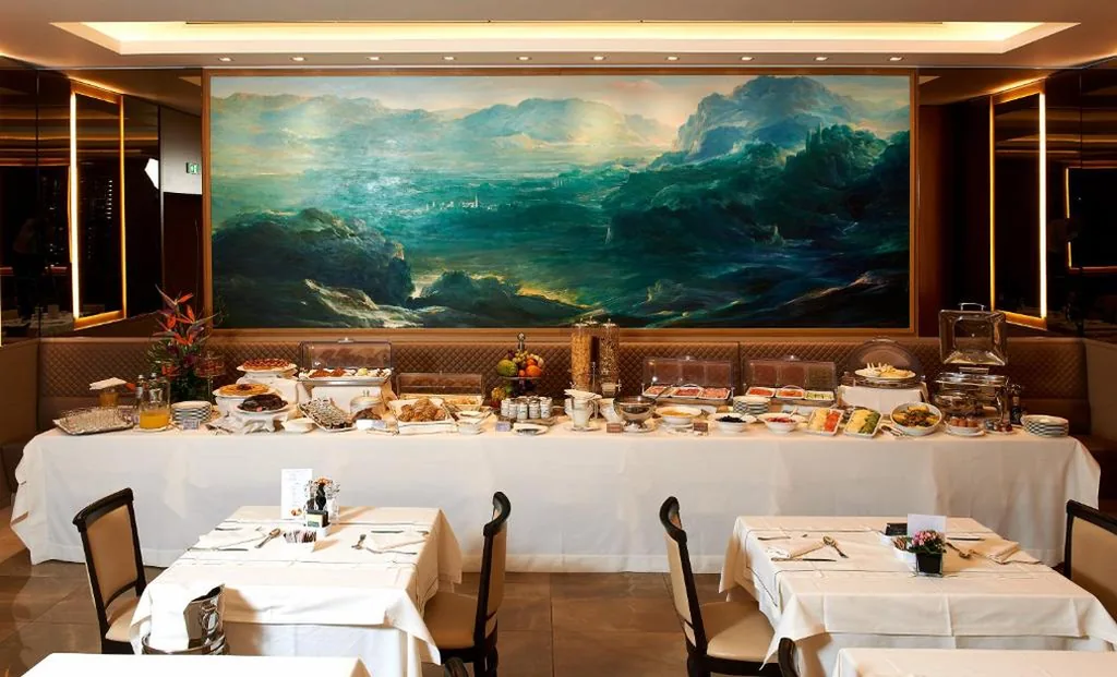 Harry’s Bar Trevi Hotel & Restaurant