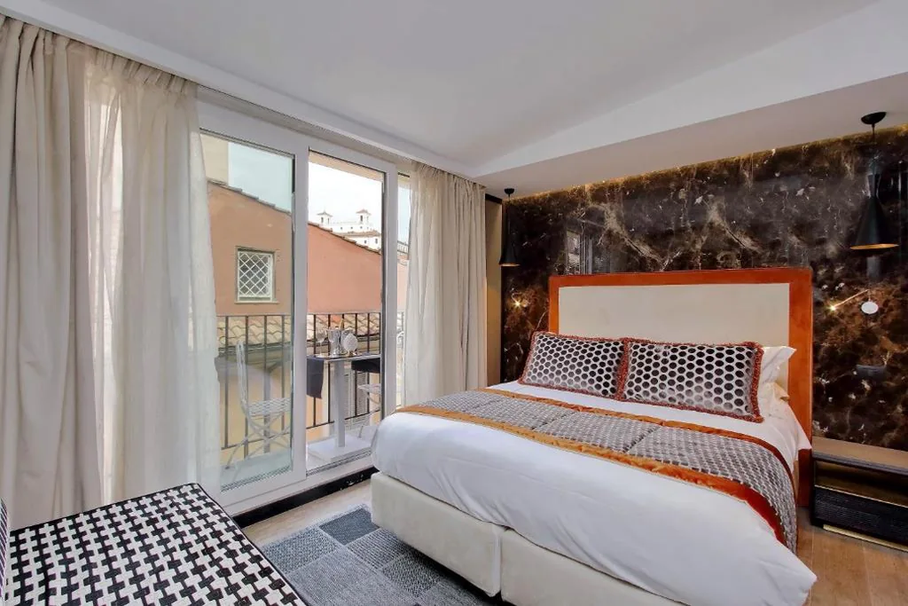 HELMIRAGE Piazza di Spagna Suite
