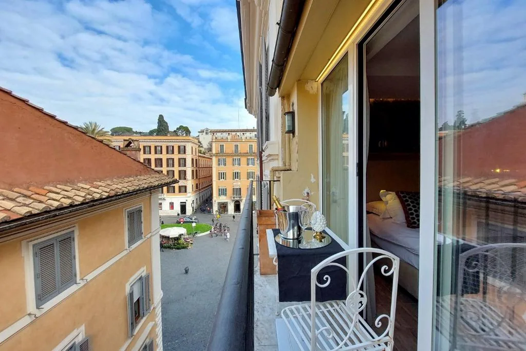 HELMIRAGE Piazza di Spagna Suite