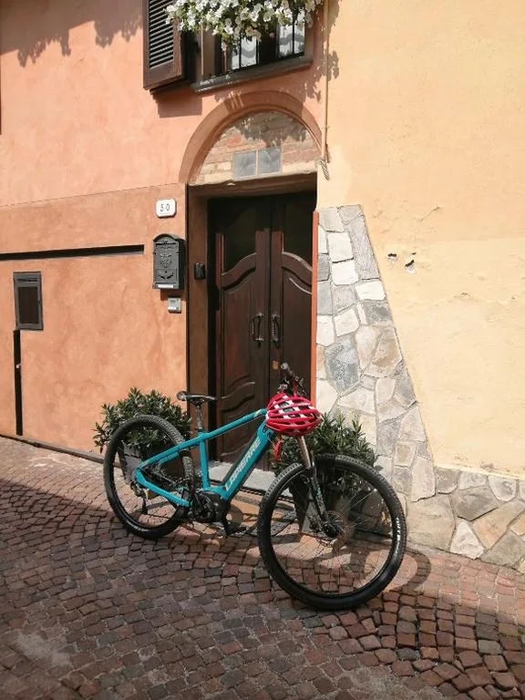 Holiday House Antica Dimora Soggiorni in langa centro storico La Morra — foto 5