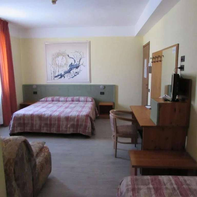 Hotel Alpi Del Mare