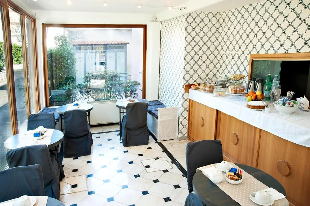 Hotel Arco Di Travertino — foto 4