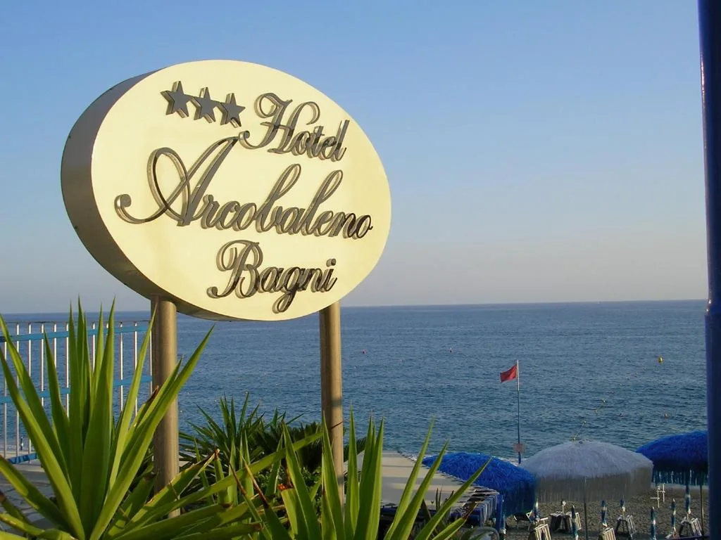 Hotel Bagni Arcobaleno direttamente sulla spiaggia di Deiva Marina
