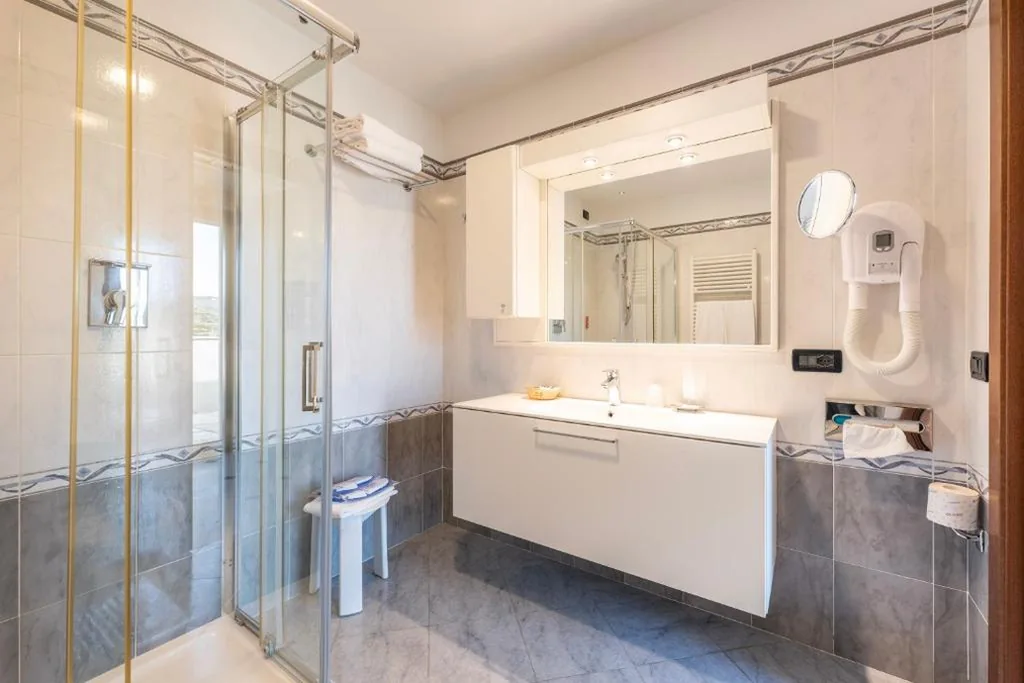 Hotel Bellevue Et Mediterranée — foto 3