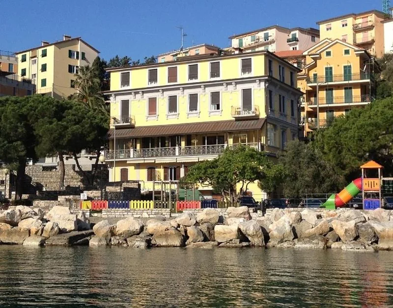 Hotel Belvedere a Portovenere, con terrazza panoramica sul Golfo di La Spezia