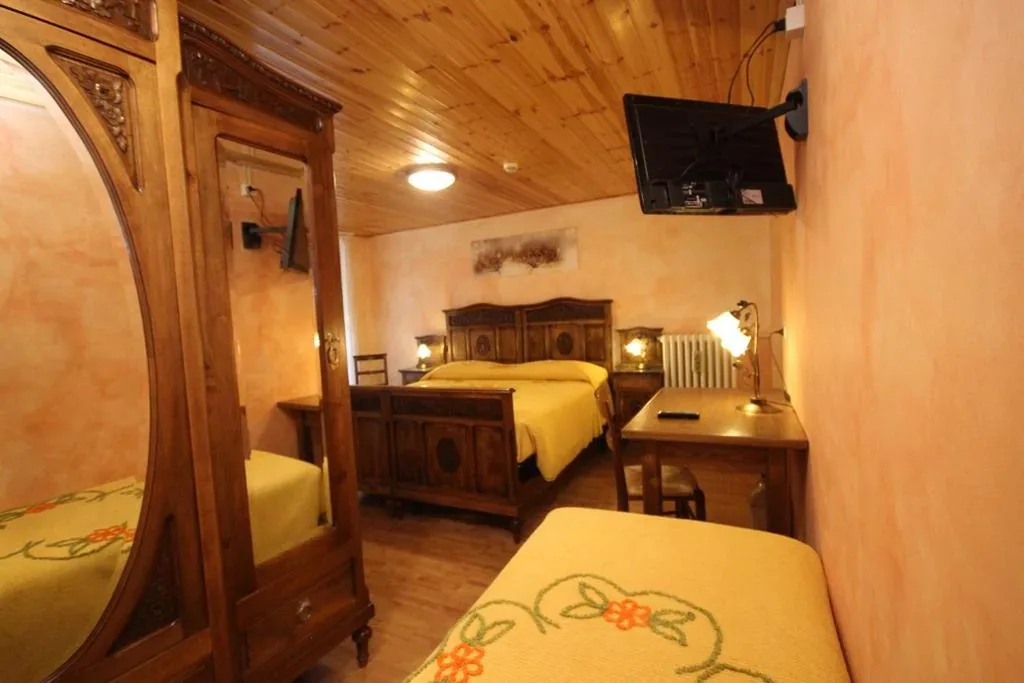Hotel Col Du Mont
