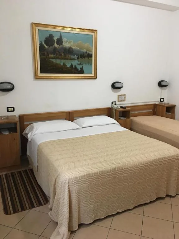 Hotel Dora