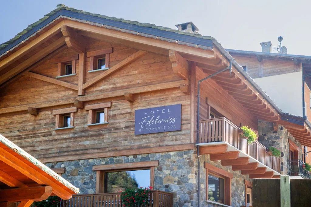 Hotel Edelweiss, storico hotel per famiglie a Limone Piemonte