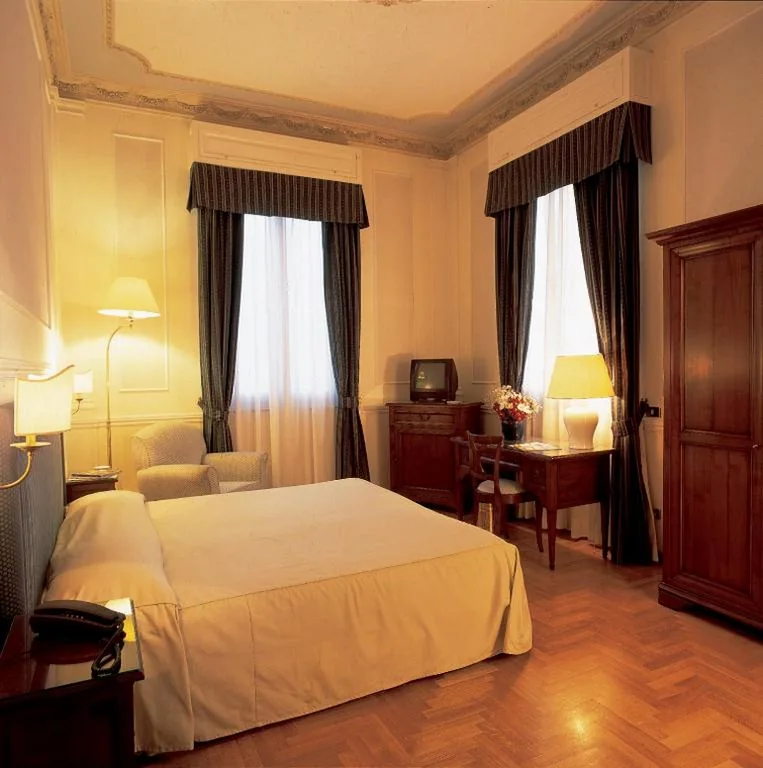 Hotel Flora