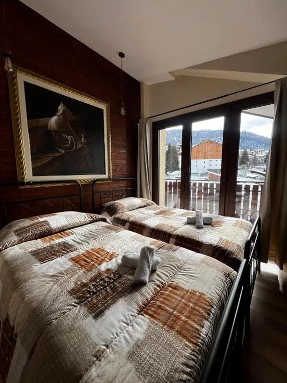 Hotel Genevris Cinq
