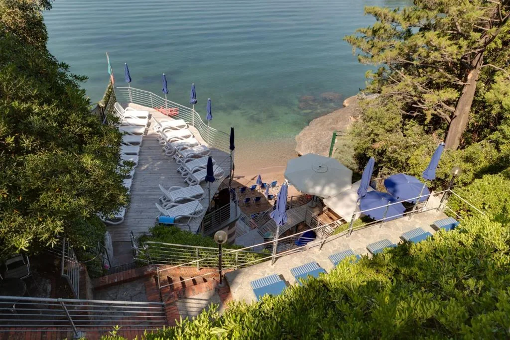 Hotel Il Nido a Tellaro, con spiaggia privata e vista sul mare di Fiascherino