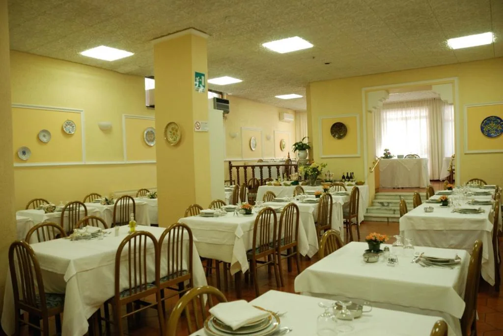 Hotel Iris Crillon — foto 3