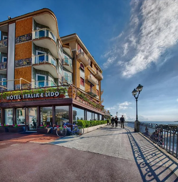 Hotel Italia e Lido a Rapallo, fronte mare accanto al castello