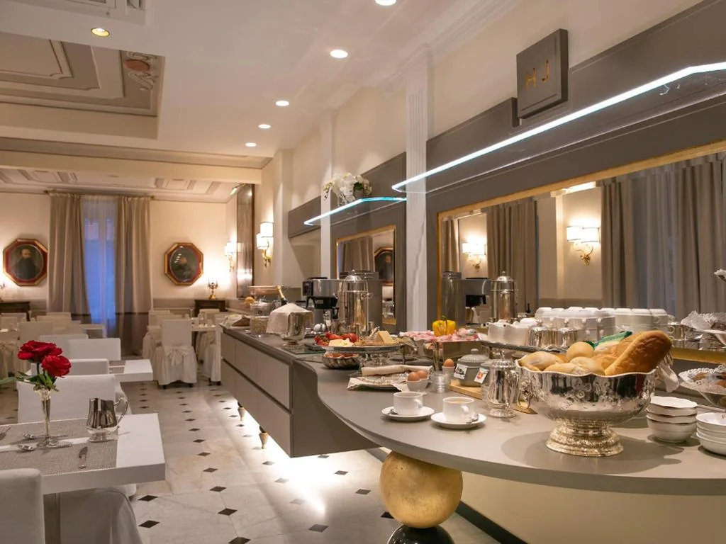 Hotel Jolanda