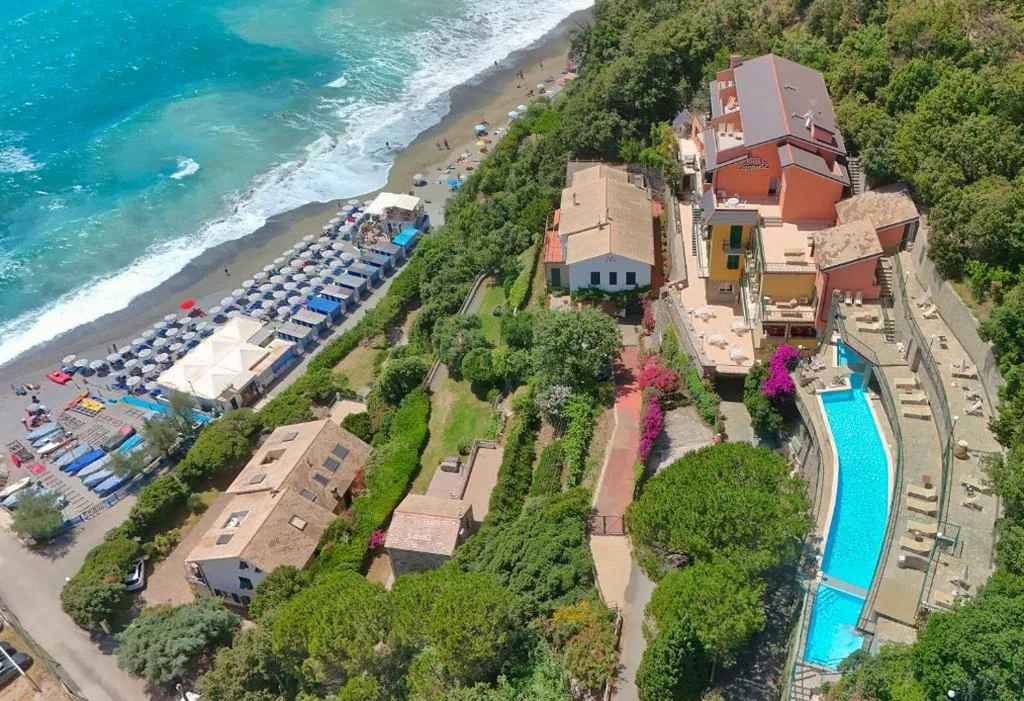 Hotel Leopold a Moneglia, con piscina stagionale e terrazza panoramica