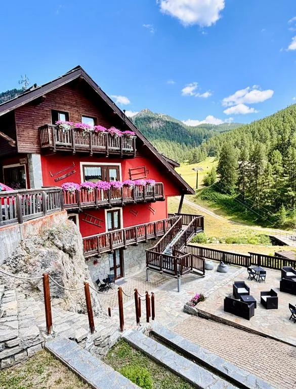 Hotel Piccolo Chalet a Claviere, sul confine con la Francia