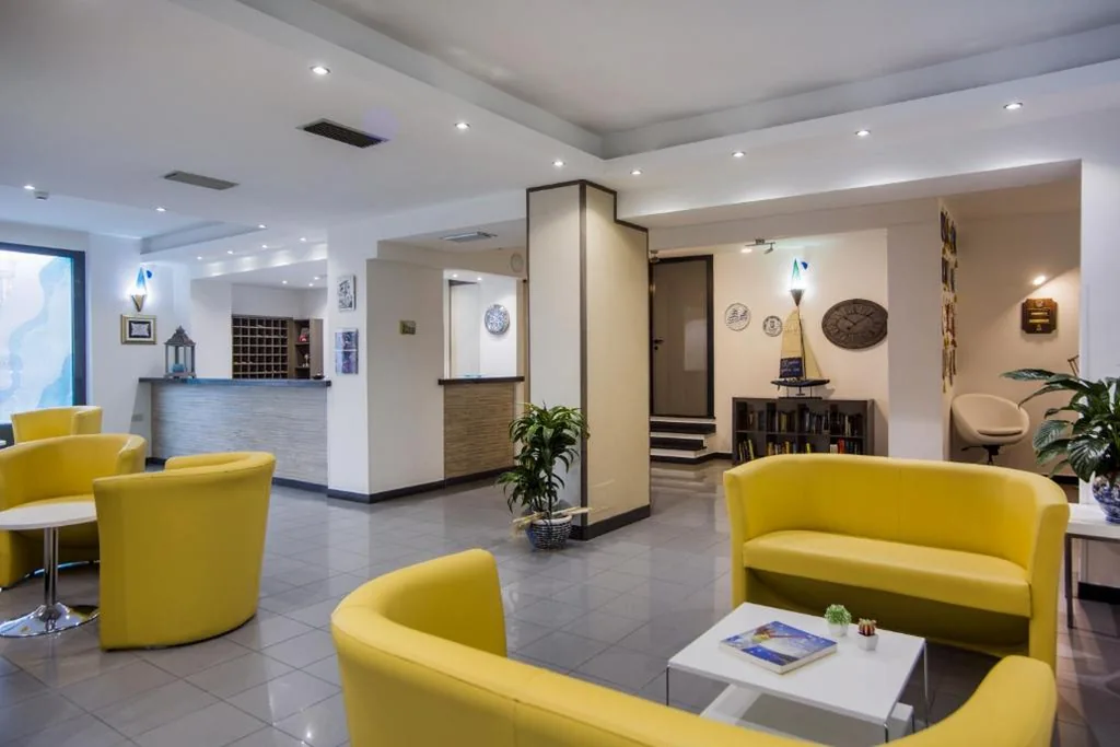Hotel Riviera 3 Stelle con piscina estiva gratuita e garage a pagamento — foto 7