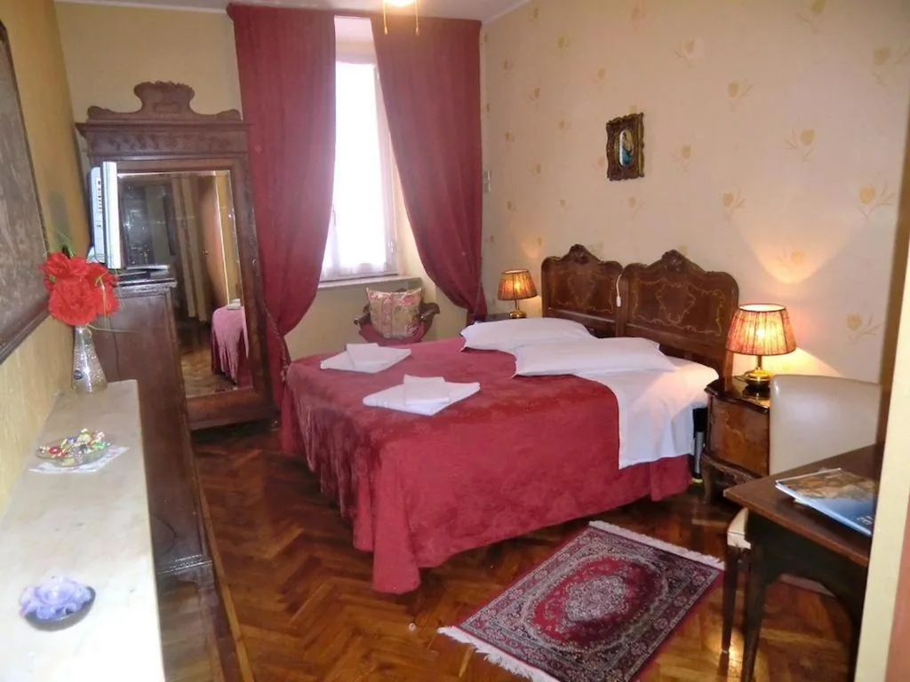 HOTEL SARA