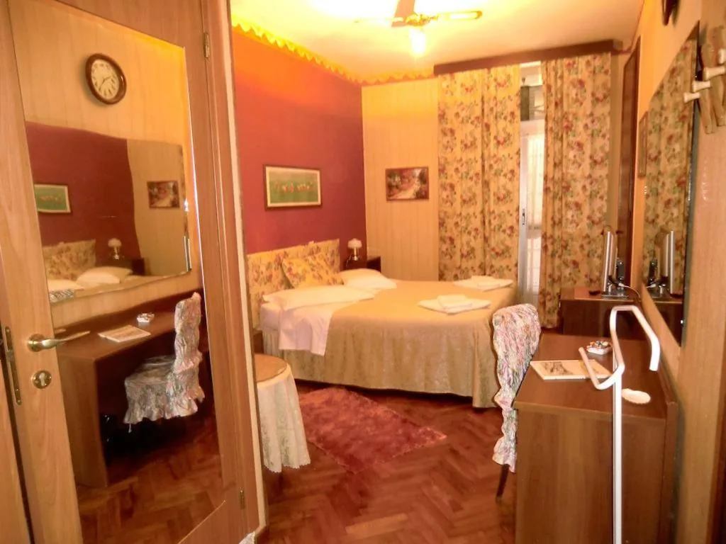 HOTEL SARA — foto 6