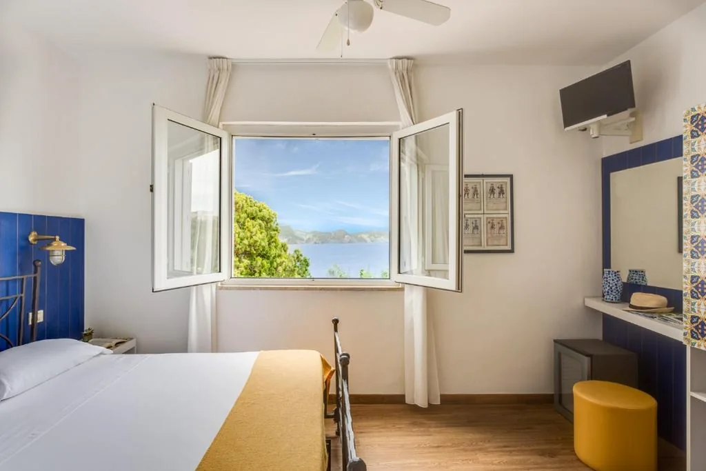 Hotel Torre Dei Borboni