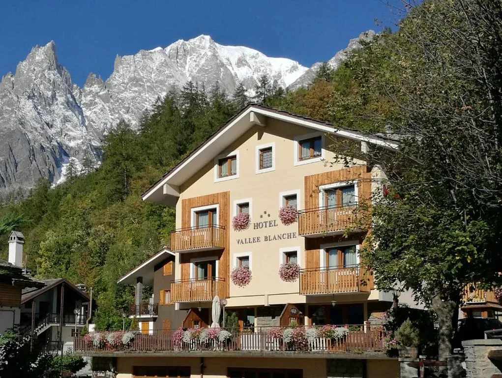 Hotel Vallée Blanche, hotel familiare a La Palud vicino allo Skyway