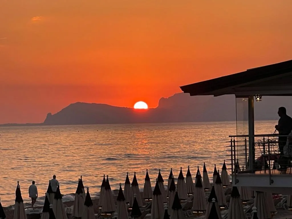 Il Mare Nel Pozzo Sperlonga Centro Storico Tutti i servizi sotto casa, a 100 mt dal mare Parcheggio multilivello adiacente, lasci la macchina e fai tutto a piedi! — foto 3