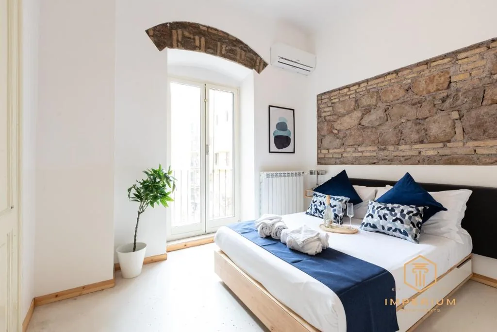 Imperium Vittorio Central Guesthouse – 4 BDR, City Center, 100mt to train station, pvt bathrooms, A-C