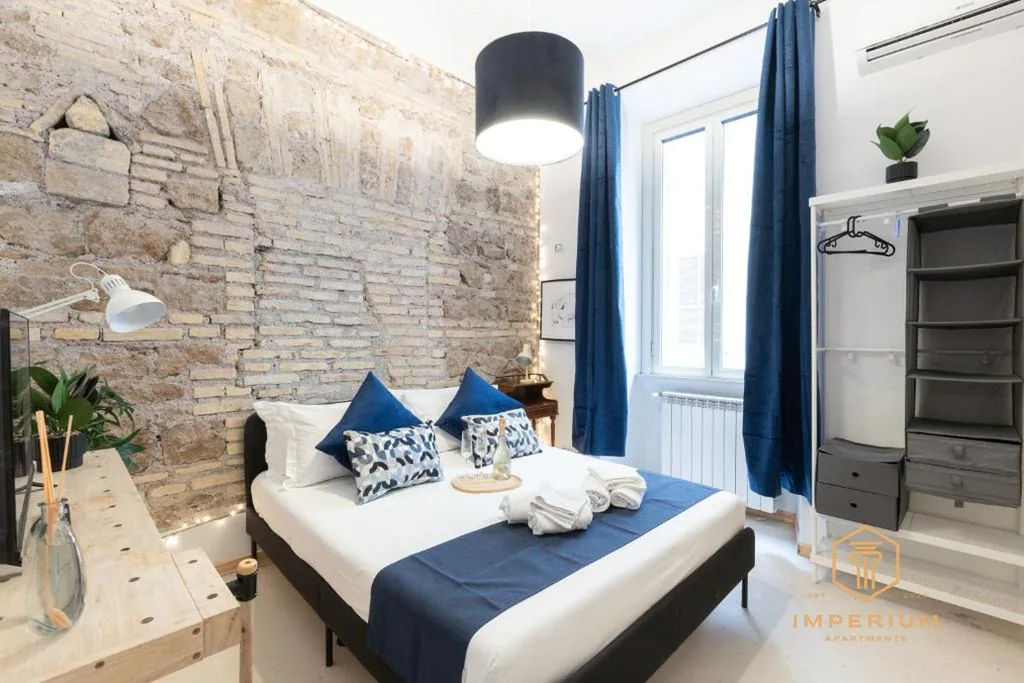 Imperium Vittorio Central Guesthouse – 4 BDR, City Center, 100mt to train station, pvt bathrooms, A-C