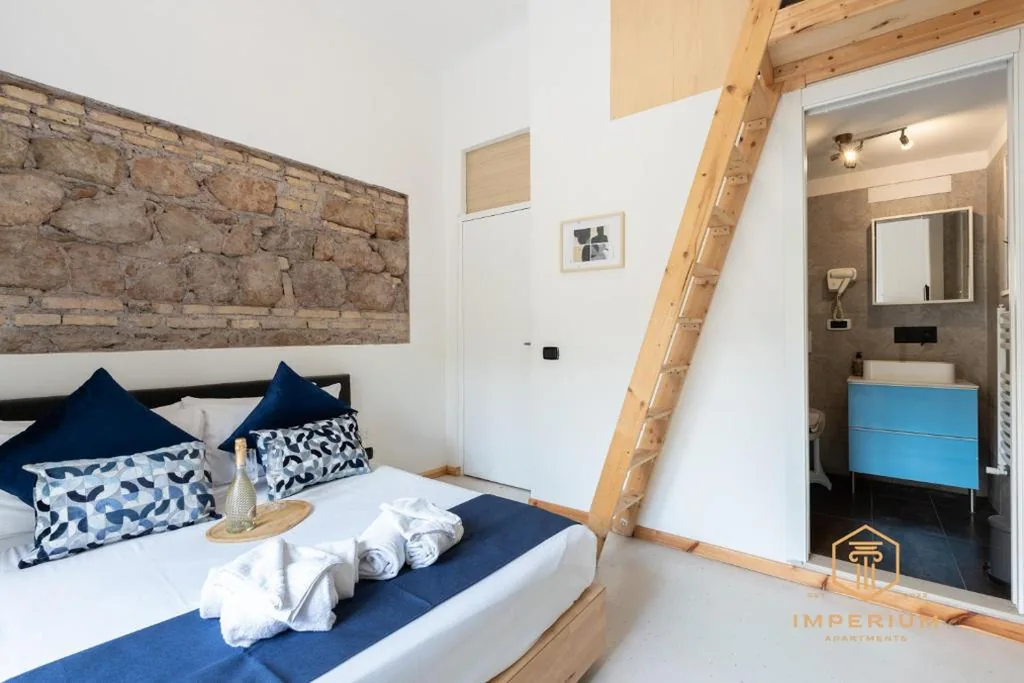 Imperium Vittorio Central Guesthouse – 4 BDR, City Center, 100mt to train station, pvt bathrooms, A-C — foto 6