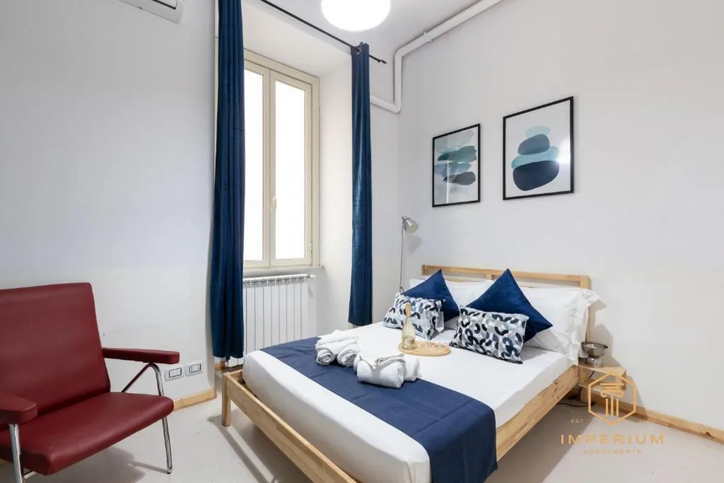Imperium Vittorio Central Guesthouse – 4 BDR, City Center, 100mt to train station, pvt bathrooms, A-C — foto 7