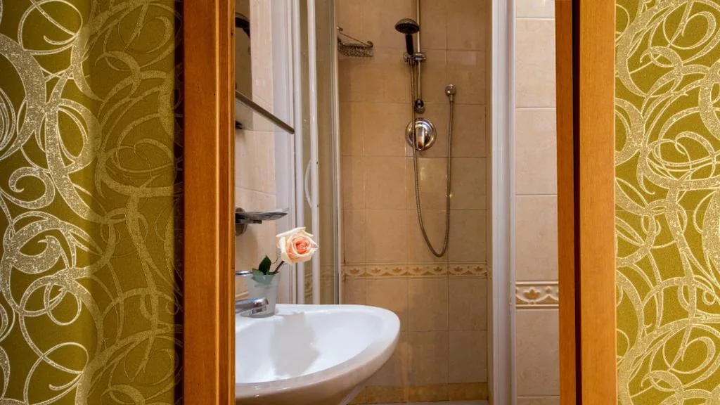 IN Roma Vale&Hillary colosseo b&b — foto 8