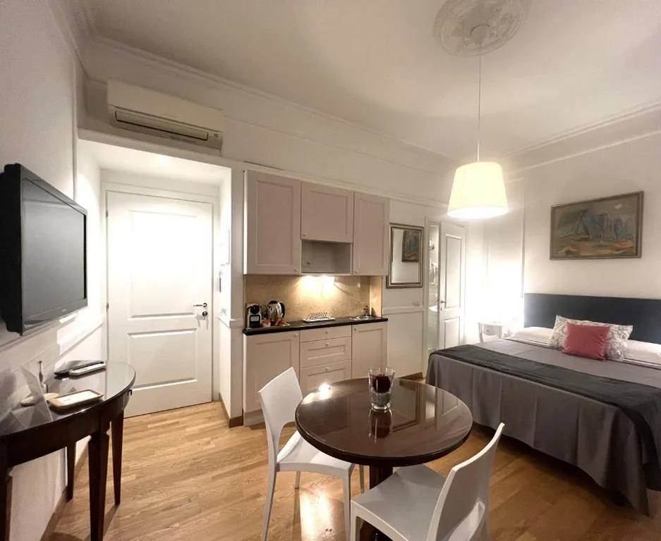 INTERNO ROMA — foto 4