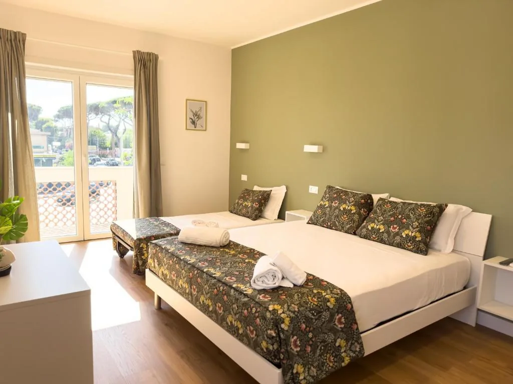 ISOLA 163 Guest House