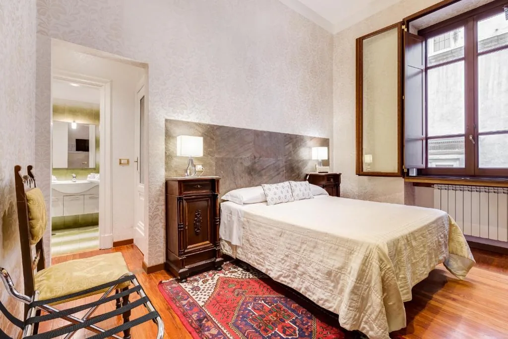 Junior Suite - 2/4 Adults — Affreschi Su Roma Luxury B&B