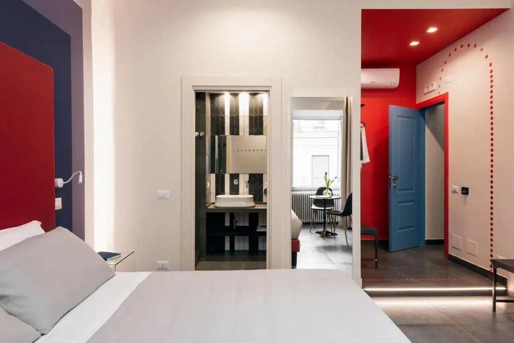 Junior Suite — Circle in the Square